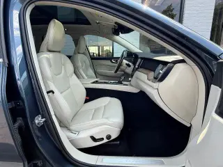 Volvo XC60 2021 AWD T6 Momentum 4dr SUV