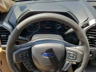 Ford F-150 2020 4x2 XLT 4 puertas SuperCrew 5.5 pies. SB