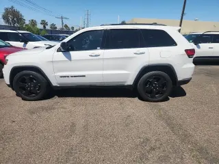 Jeep Grand Cherokee 2018 4x4 Laredo E 4dr SUV