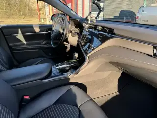 2019 Toyota Camry Hybrid SE
