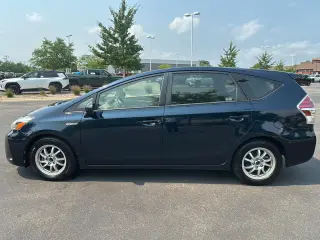 2017 Toyota Prius v