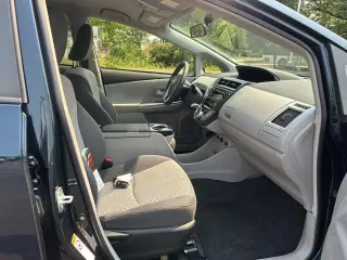 2017 Toyota Prius v
