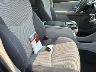 2017 Toyota Prius v
