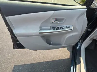 2017 Toyota Prius v