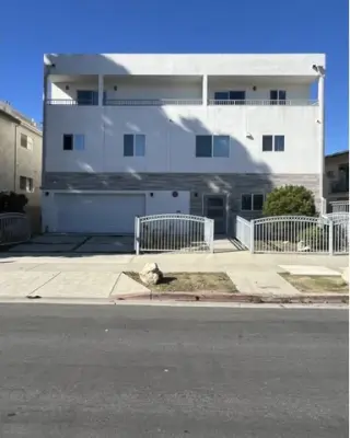 2 Bed Apt Move in Ready in LA