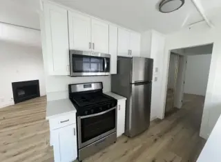 2 Bed Apt Move in Ready in LA