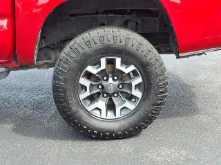 Toyota Tacoma 2023 4x4 TRD Off-Road 4dr Double Cab 5.0 ft SB 6A