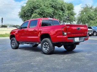 Toyota Tacoma 2023 4x4 TRD Off-Road 4dr Double Cab 5.0 ft SB 6A