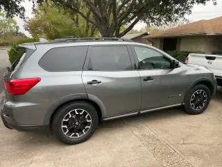 2020 Nissan Pathfinder SL