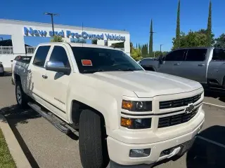 Chevrolet Silverado 1500 2015 4x2 LTZ 4dr Crew Cab 5.8 ft. SB