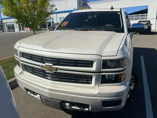 Chevrolet Silverado 1500 2015 4x2 LTZ 4dr Crew Cab 5.8 ft. SB