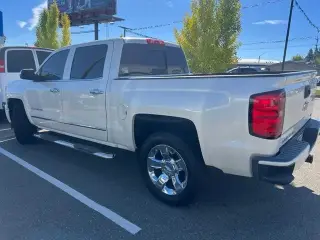 Chevrolet Silverado 1500 2015 4x2 LTZ 4dr Crew Cab 5.8 ft. SB