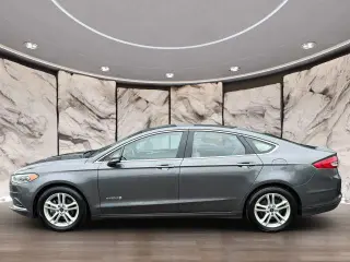 Ford Fusion Hybrid 2018 SE 4dr Sedan