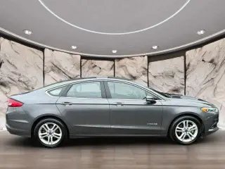Ford Fusion Hybrid 2018 SE 4dr Sedan