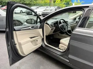 Ford Fusion Hybrid 2018 SE 4dr Sedan