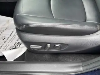 Toyota RAV4 2025 AWD XLE Premium SUV de 4 puertas