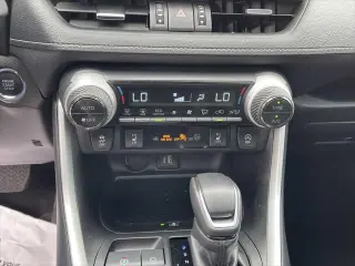 Toyota RAV4 2025 AWD XLE Premium SUV de 4 puertas