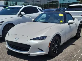 Mazda MX-5 Miata 2025 Grand Touring 2 puertas descapotable 6M