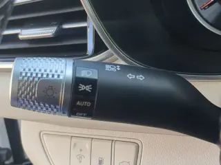 Sedán de 4 puertas Genesis G70 2.5T Standard 2025