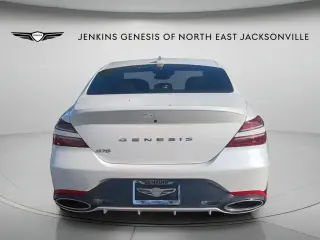 Sedán de 4 puertas Genesis G70 2.5T Standard 2025