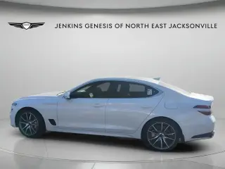 Sedán de 4 puertas Genesis G70 2.5T Standard 2025