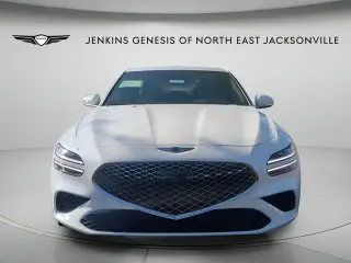 Sedán de 4 puertas Genesis G70 2.5T Standard 2025