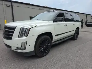 Cadillac Escalade ESV 2017 Luxury 4dr SUV
