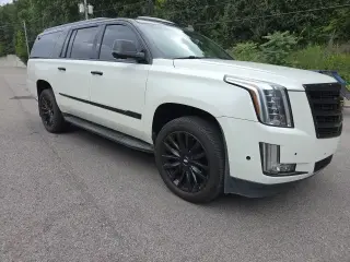 Cadillac Escalade ESV 2017 Luxury 4dr SUV