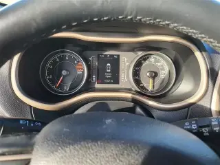 2016 Cherokee SPORT