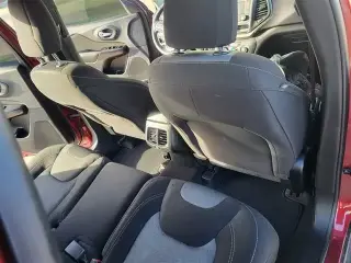 2016 Cherokee SPORT