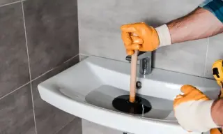 🚰 Plomería Rápida y Confiable