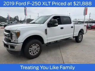 Ford F-250 Super Duty 2019 4x4 XLT 4dr Crew Cab 8 ft. LB Pickup