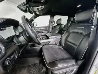 Ram 1500 2023 4x4 Laramie Crew Cab 4 puertas, caja corta de 5.6 pies