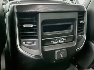 Ram 1500 2023 4x4 Laramie Crew Cab 4 puertas, caja corta de 5.6 pies