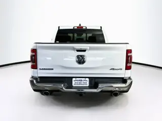 Ram 1500 2023 4x4 Laramie Crew Cab 4 puertas, caja corta de 5.6 pies