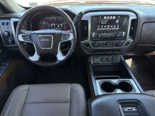 GMC Sierra 1500 2018 4x4 SLT 4dr Crew Cab 5.8 ft. SB