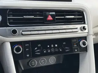 Genesis G70 2025 2.5T Standard 4dr Sedan