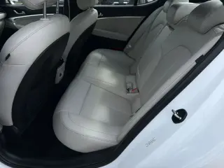 Genesis G70 2025 2.5T Standard 4dr Sedan