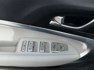 Genesis G70 2025 2.5T Standard 4dr Sedan