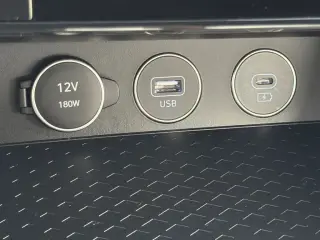 Genesis G70 2025 2.5T Standard 4dr Sedan