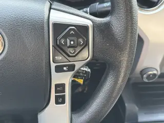 Toyota Tundra 2018 4x4 SR5 4dr CrewMax Cab Pickup SB (5.7L V8 FFV)