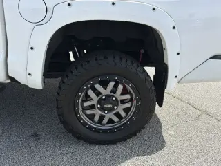 Toyota Tundra 2018 4x4 SR5 4dr CrewMax Cab Pickup SB (5.7L V8 FFV)