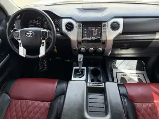 Toyota Tundra 2018 4x4 SR5 4dr CrewMax Cab Pickup SB (5.7L V8 FFV)