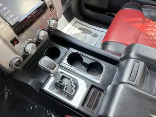 Toyota Tundra 2018 4x4 SR5 4dr CrewMax Cab Pickup SB (5.7L V8 FFV)