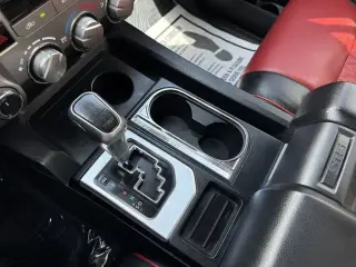 Toyota Tundra 2018 4x4 SR5 4dr CrewMax Cab Pickup SB (5.7L V8 FFV)