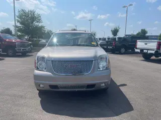 GMC Yukon XL 2007 AWD Denali 4dr SUV
