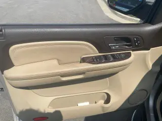 GMC Yukon XL 2007 AWD Denali 4dr SUV