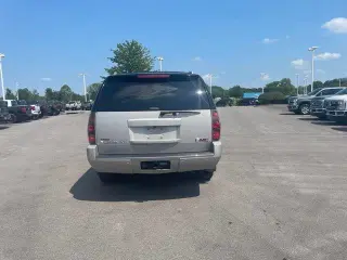 GMC Yukon XL 2007 AWD Denali 4dr SUV