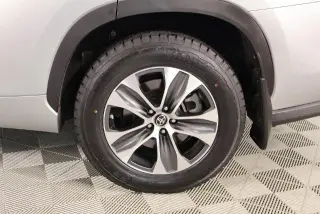 Toyota Highlander Hybrid 2023 XLE 4dr SUV