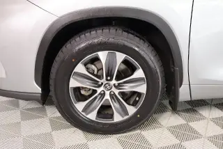 Toyota Highlander Hybrid 2023 XLE 4dr SUV